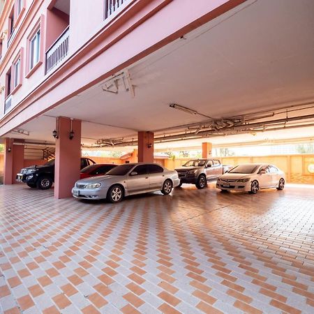 Hotel Reddoorz Navin Mansion 3 Pattaya Esterno foto