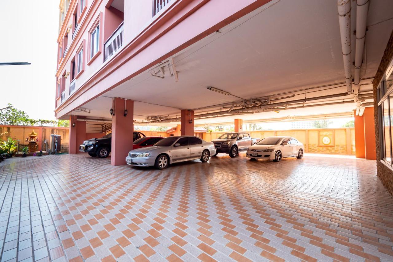 Hotel Reddoorz Navin Mansion 3 Pattaya Esterno foto