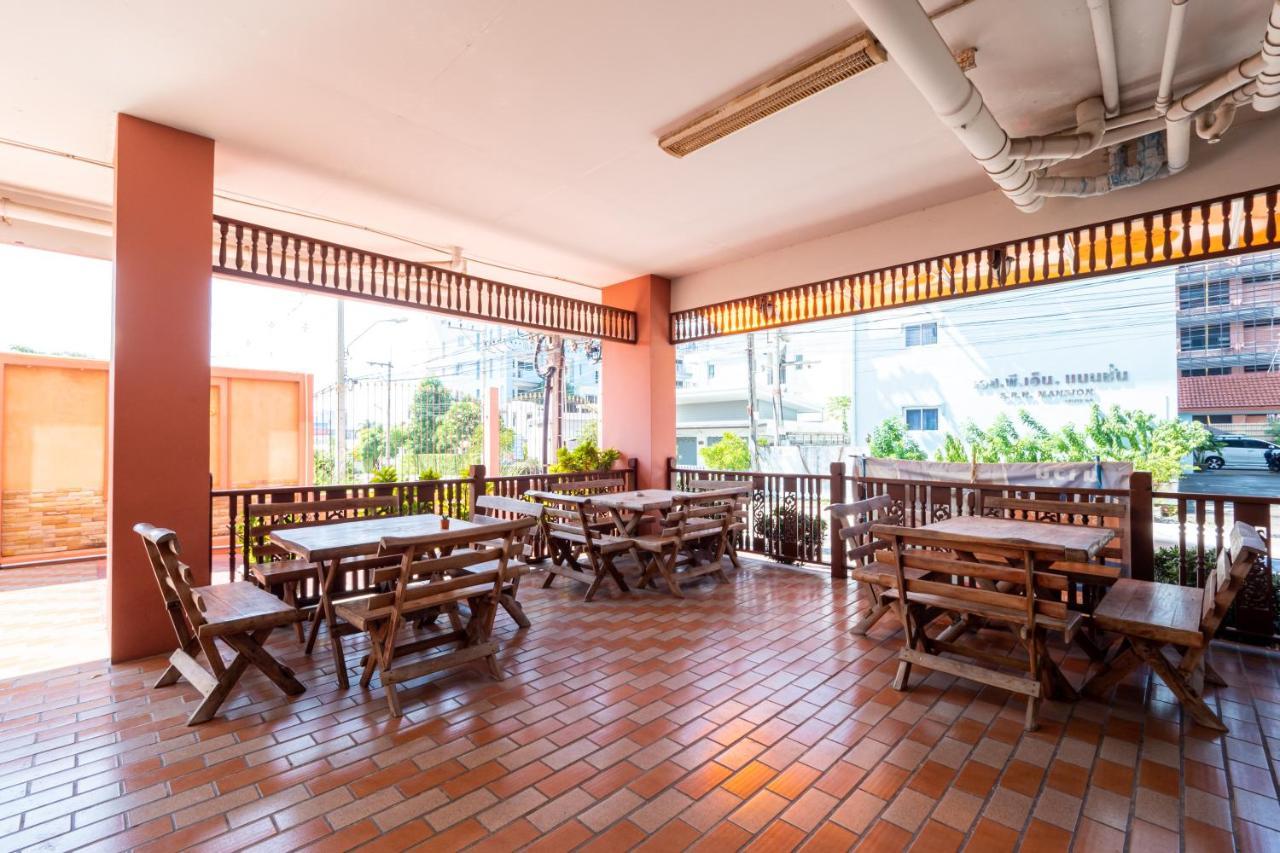 Hotel Reddoorz Navin Mansion 3 Pattaya Esterno foto
