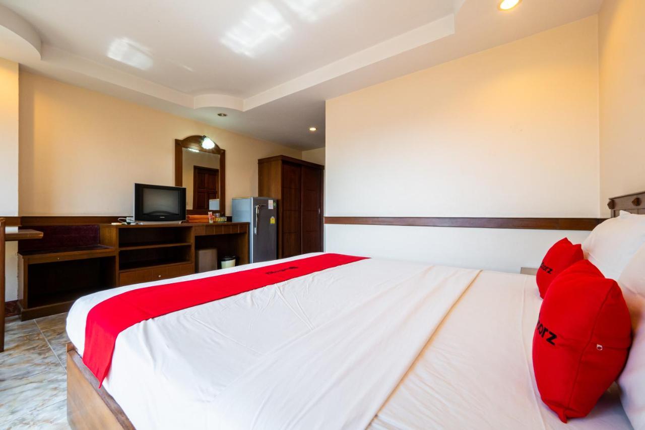 Hotel Reddoorz Navin Mansion 3 Pattaya Esterno foto