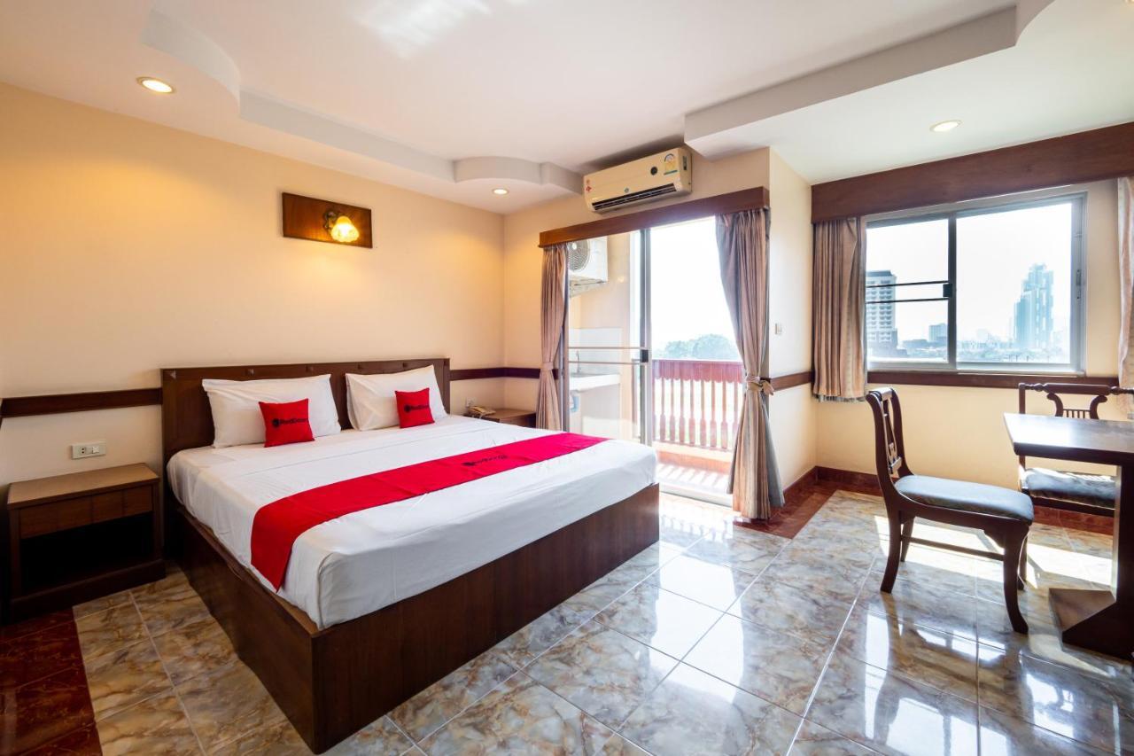 Hotel Reddoorz Navin Mansion 3 Pattaya Esterno foto