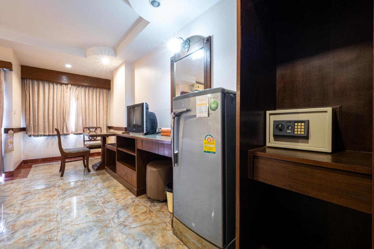 Hotel Reddoorz Navin Mansion 3 Pattaya Esterno foto
