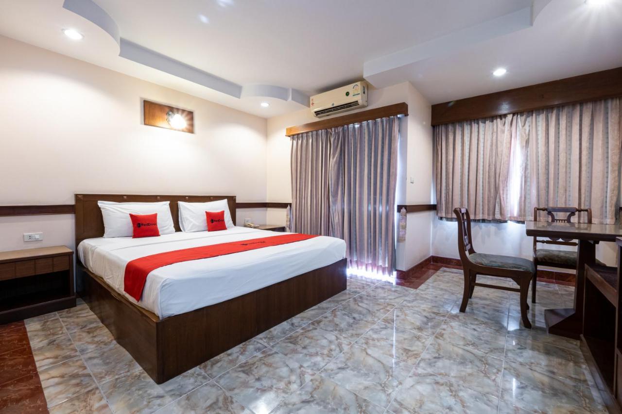 Hotel Reddoorz Navin Mansion 3 Pattaya Esterno foto