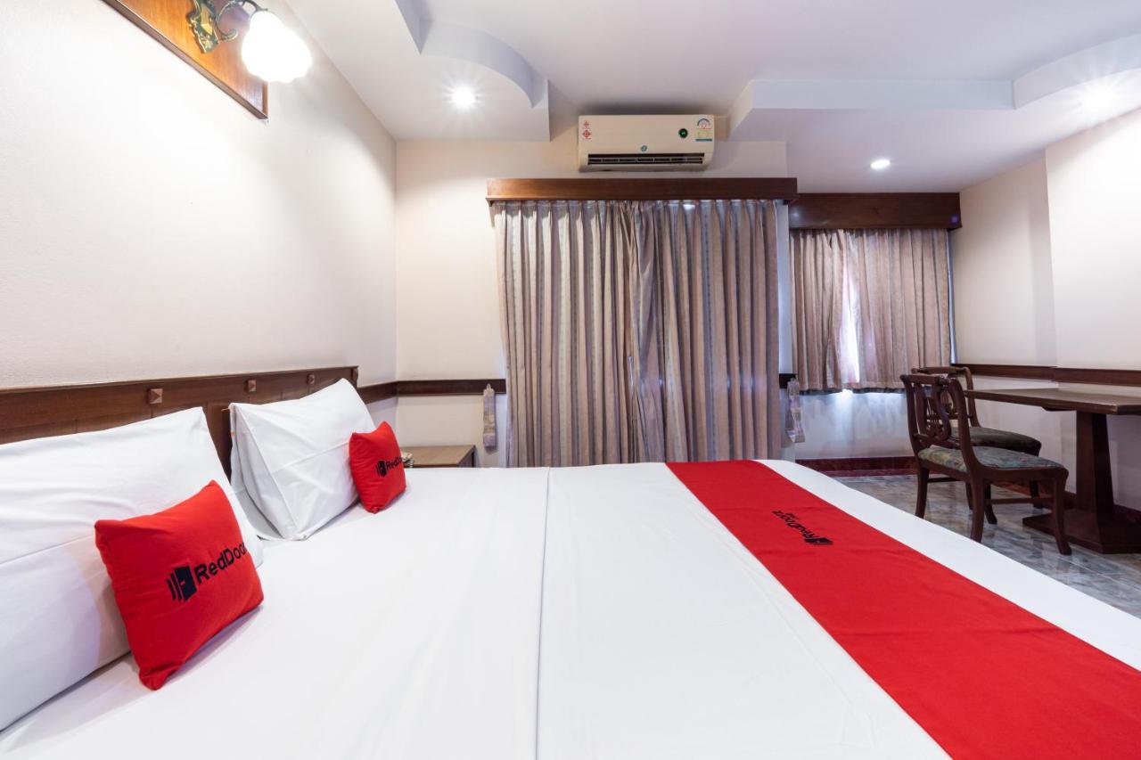 Hotel Reddoorz Navin Mansion 3 Pattaya Esterno foto