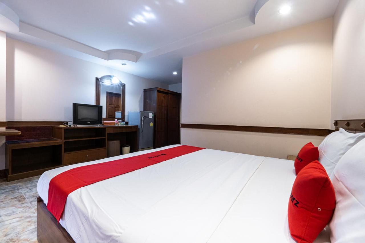 Hotel Reddoorz Navin Mansion 3 Pattaya Esterno foto