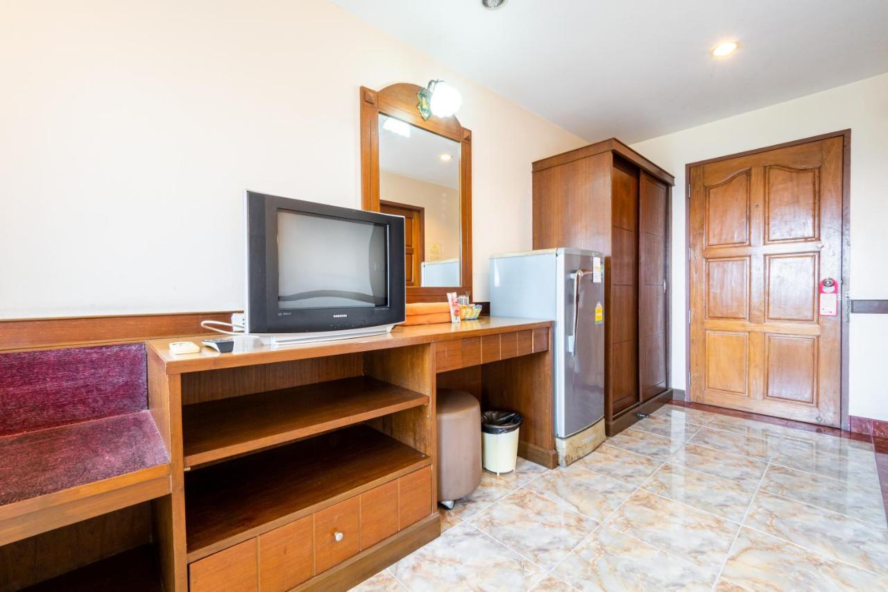 Hotel Reddoorz Navin Mansion 3 Pattaya Esterno foto