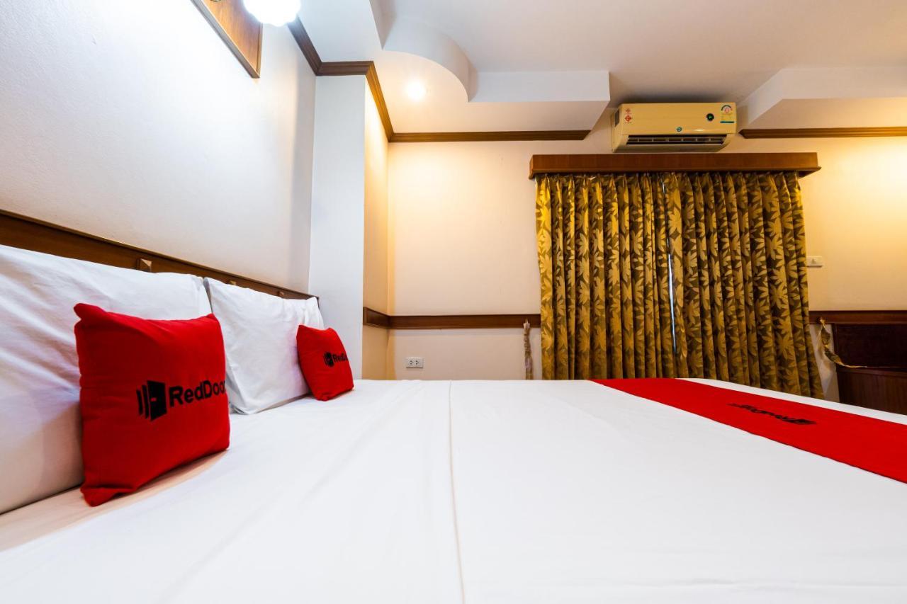 Hotel Reddoorz Navin Mansion 3 Pattaya Esterno foto