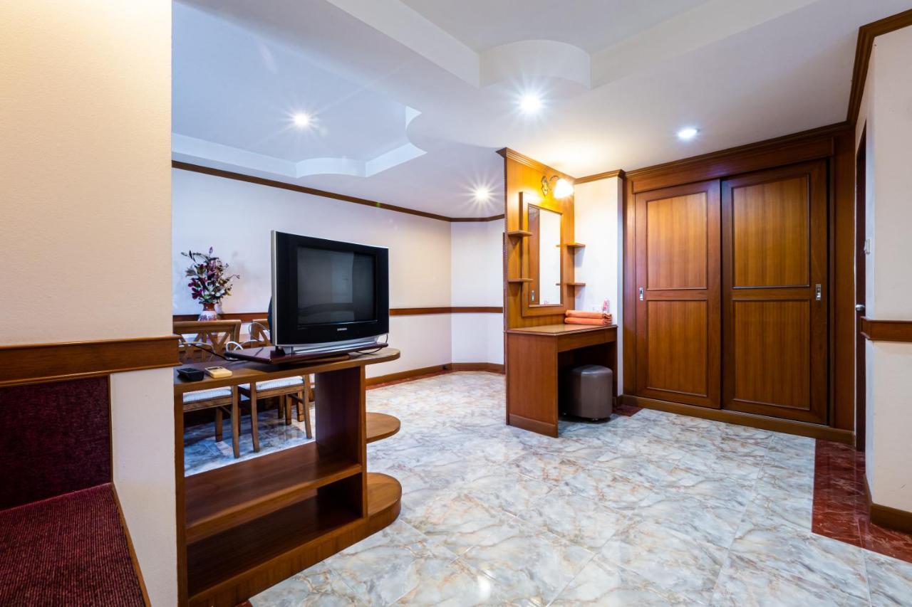 Hotel Reddoorz Navin Mansion 3 Pattaya Esterno foto